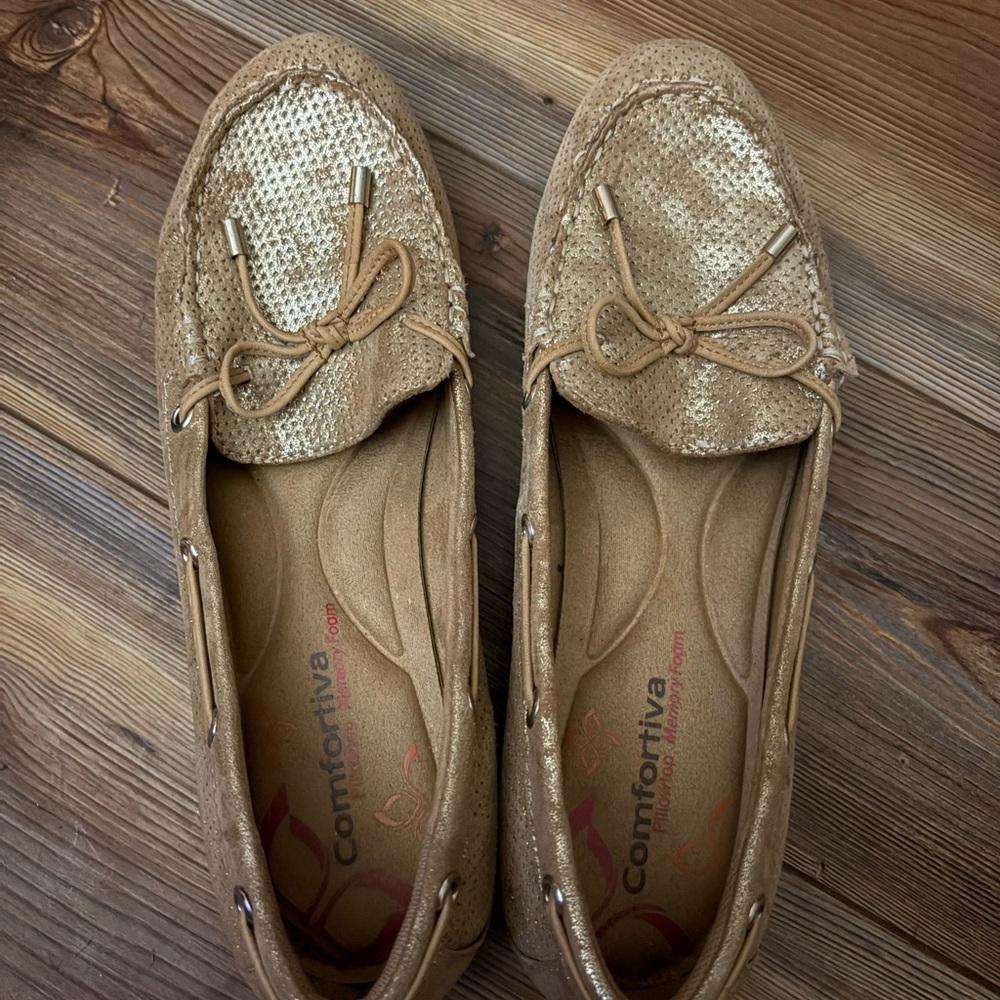 Comfortiva Tan Moccasins with Bow Detail